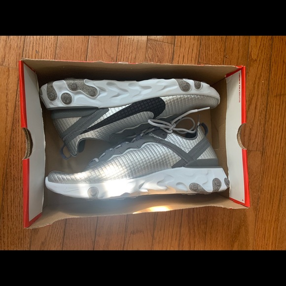 Brand new nike react element 55 metallic silver - Picture 6 of 6